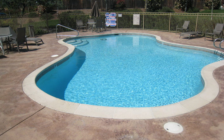 picture of meadowood pool